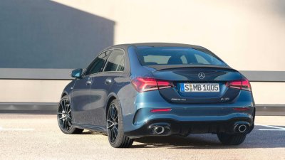 Mercedes-AMG A35 Sedan 2020 đuôi xe