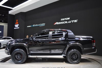 Ford có Ranger Raptor, Mitsubishi sẵn sàng ‘chiến’ bằng Triton Absolute a4 Mitsubishi Triton Absolute 2019 thiết kế thân xe