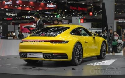 Porsche 911 2020 ra mắt thị trường Châu Á với giá bán 8,87 tỷ đồng - ảnh 4 Porsche 911 2020 ra mắt thị trường Châu Á với giá bán 8,87 tỷ đồng - đuôi xe