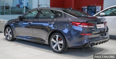 Kia Optima EX 2019 rẻ hơn bản GT