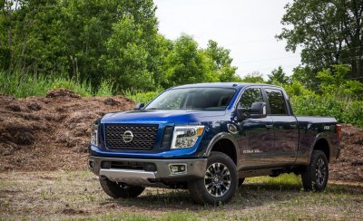 5 mẫu bán tải “chất khó cưỡng” a3 bán tải Nissan Titan XD màu xanh