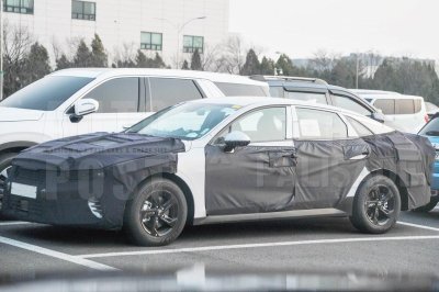 Kia Optima thế hệ mới lộ ảnh chạy thử tại Hàn Quốc Kia Optima thế hệ mới lộ ảnh chạy thử tại Hàn Quốc