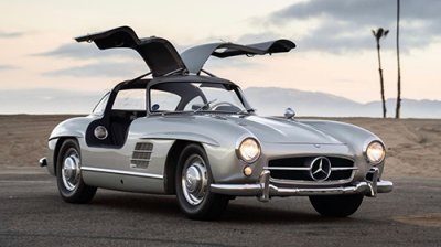 Mercedes 300SL của Adam Levine có màu bạc nguyên bản Mercedes 300SL của Adam Levine