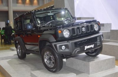 Suzuki Jimny trình làng tại Thái Lan, giá hơn 900 triệu đồng 12 Suzuki Jimny trình làng tại Thái Lan, giá hơn 900 triệu đồng 13