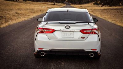 Toyota Camry trình làng phiên bản Black Sport V6 đậm chất thể thao 4 Toyota Camry trình làng phiên bản Black Sport V6 đậm chất thể thao 5