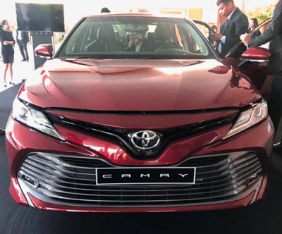Toyota Camry 2019 ấn định ngày ra mắt, mở đầu cho loạt thay đổi của các mẫu xe hạng D Toyota Camry 2019 ấn định ngày ra mắt
