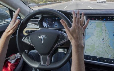 Tesla lại thưởng cho hacker vì tìm ra lỗi trên Autopilot Elon Musk buông lá»i khen ngợi công ty hack ÄÆ°á»£c xe Tesla: "Kết quả mỹ mãn, vẫn như má»i khi"