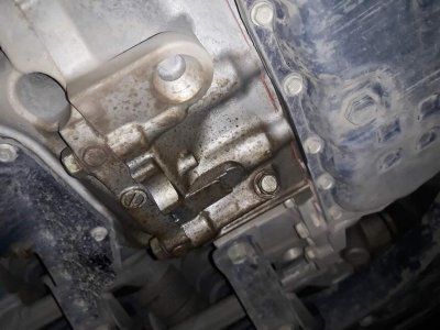 Chưa hết bảo hành, hàng loạt Nissan X-Trail rò rỉ dầu khiến khách hàng "sốt ruột" 2 Chưa hết bảo hành, hàng loạt Nissan X-Trail rò rỉ dầu khiến khách hàng "sốt ruột"2aa