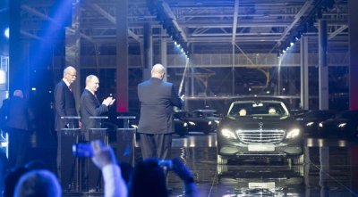 Tổng thống Nga Putin tại lễ khánh thành nhà máy Mercedes tại Nga Tổng thống Nga Putin tại lễ khánh thành nhà máy Mercedes tại Nga...