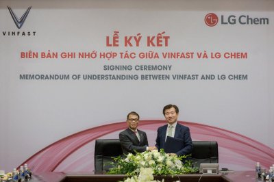 Lãnh đạo VinFast và LG Chem ký kết hợp tác Lãnh đạo VinFast và LG Chem ký kết hợp tác...