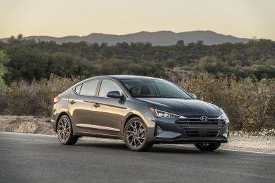 "Chiêu bài" Student Assistance của Hyundai: Khách vừa có tiền trả nợ lại có xe chạy 2 "Chiêu bài" Student Assistance của Hyundai: Khách vừa có tiền trả nợ lại có xe chạyfdgdfh