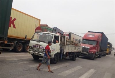 Va chạm mạnh, 2 ô tô bốc cháy, 2 người chết trên quốc lộ 1A 8 Va chạm mạnh, 2 ô tô bốc cháy, 2 người chết trên quốc lộ 1Afgjgh