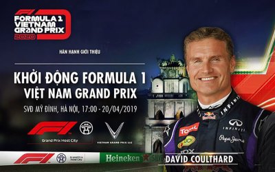 David Coulthard cùng đội Red Bull chuẩn bị biểu diễn đua xe F1 tại Mỹ Đình 1 David Coulthard cùng đội Red Bull chuẩn bị biểu diễn đua xe F1 tại Mỹ Đình