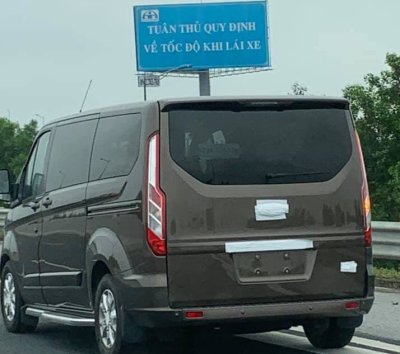Bắt gặp Ford Tourneo chạy thử tại Việt Nam, chuẩn bị ra mắt? 2 Bắt gặp Ford Tourneo chạy thử tại Việt Nam, chuẩn bị ra mắt?sdg