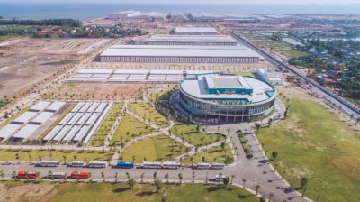 Tổ hợp nhà máy sản xuất VinFast nhìn từ trên cao tại Cát Hải, Hải Phòng Tổ hợp nhà máy sản xuất VinFast nhìn từ trên cao tại Cát Hải, Hải Phòng...