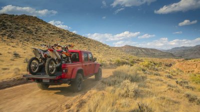Jeep Gladiator 2020 chuẩn bị được bán ra vào hè năm nay, cạnh tranh với Ford Ranger 10 Jeep Gladiator 2020 chuẩn bị được bán ra vào hè năm nay, cạnh tranh với Ford Rangergh