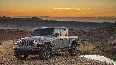 Jeep Gladiator 2020 chuẩn bị được bán ra vào hè năm nay, cạnh tranh với Ford Ranger 21 Jeep Gladiator 2020 chuẩn bị được bán ra vào hè năm nay, cạnh tranh với Ford Rangery56