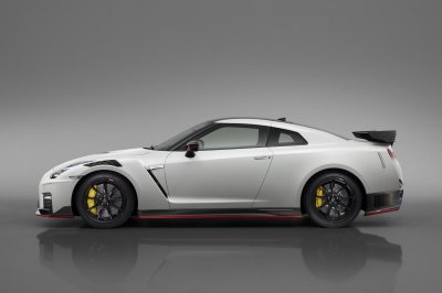 Nissan GT-R Nismo 2020 nâng cấp nhẹ nhưng hiệu quả hơn 22 Nissan GT-R Nismo 2020 nâng cấp nhẹ nhưng hiệu quả hơn 23