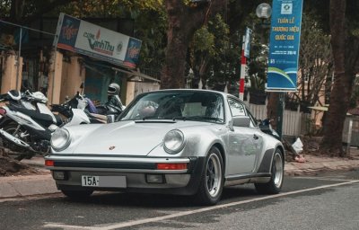 Porsche 930 Turbo cổ từng bị hải quan tạm giữ đã ra biển Porsche 930 Turbo cổ