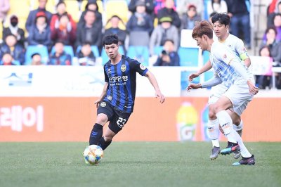 Công Phượng tham gia thi đấu cho Incheon United 