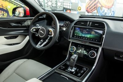Giám đốc Jaguar không hứng thú với màn hình cảm ứng cỡ lớn Giám đốc Jaguar không hứng thú với màn hình cảm ứng cỡ lớn.