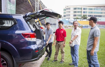 Cận cảnh không khí náo nhiệt ngày đầu tiên tại Hội chợ Oto.com.vn - Ảnh 6 Cận cảnh không khí náo nhiệt ngày đầu tiên tại Hội chợ Oto.com.vn - Ảnh 6.