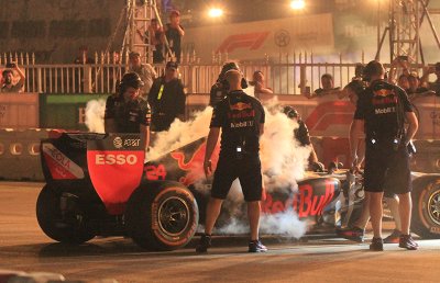 Cận cảnh màn biểu diễn tốc độ của David Coulthard và đội đua Red Bull 5 Cận cảnh màn biểu diễn tốc độ 5