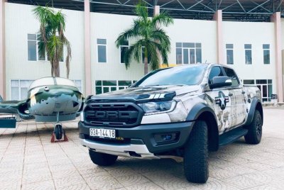 Ford Ranger Raptor "thay áo" thành chiến đấu cơ "chất lừ" 1 Ford Ranger Raptor "thay áo" thành chiến đấu cơ "chất lừ"