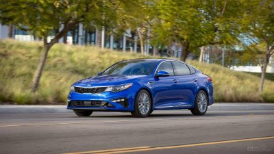 Ưu điểm của Kia Optima 2019 - góc 3/4 đầu xe