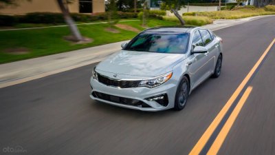 Nhược điểm của Kia Optima 2019 màu trắng