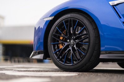 Chính thức ra mắt Nissan GT-R bản đặc biệt kỷ niệm 50 năm gia nhập thị trường Mỹ 4 Chính thức ra mắt Nissan GT-R bản đặc biệt kỷ niệm 50 năm gia nhập thị trường Mỹ 4a