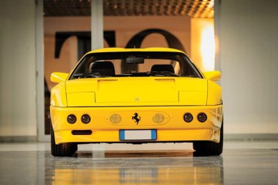 Siêu lòng trước Ferrari 348 mang phong cách độc lạ nhất thế giới 1 Siêu lòng trước Ferrari 348 mang phong cách độc lạ nhất thế giới