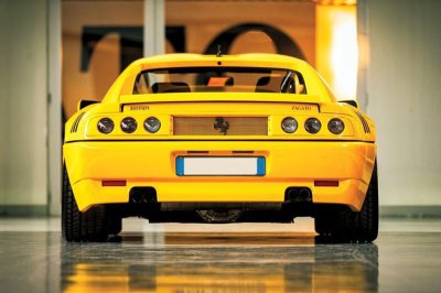 Siêu lòng trước Ferrari 348 mang phong cách độc lạ nhất thế giới 3 Siêu lòng trước Ferrari 348 mang phong cách độc lạ nhất thế giới3a