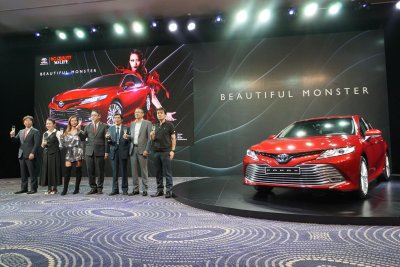 Toyota Camry 2019 trong ngày ra mắt tại Việt Nam 1 Toyota Camry 2019 1