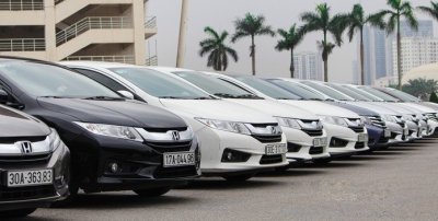 Thuê xe ô tô tự lái ‘biến tướng’ trước dịp lễ 30/4 Thuê xe ô tô tự lái ‘biến tướng’ trước dịp lễ 30/4 a1
