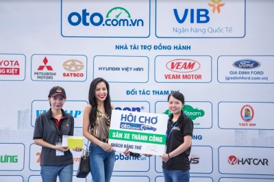 Cận cảnh không khí náo nhiệt ngày đầu tiên tại Hội chợ Oto.com.vn - Ảnh 22 Cận cảnh không khí náo nhiệt ngày đầu tiên tại Hội chợ Oto.com.vn - Ảnh 22.