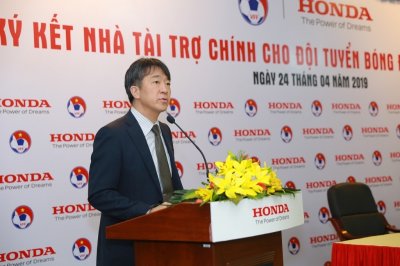 Tổng giám đốc Honda Việt Nam phát biểu tại buổi họp báo Tổng giám đốc Honda Việt Nam