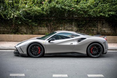 “Siêu ngựa” Ferrari 488 SVR độc nhất Việt Nam thay “áo mới” 7 “Siêu ngựa” Ferrari 488 SVR độc nhất Việt Nam thay “áo mới”7a