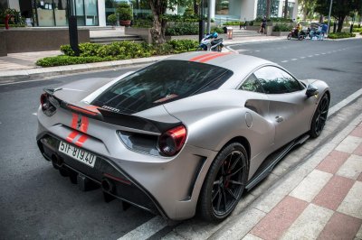 “Siêu ngựa” Ferrari 488 SVR độc nhất Việt Nam thay “áo mới” 2 “Siêu ngựa” Ferrari 488 SVR độc nhất Việt Nam thay “áo mới” 2a