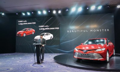 Giá xe Toyota Camry 2019 Ảnh chụp ngoại thất Toyota Camry 2019