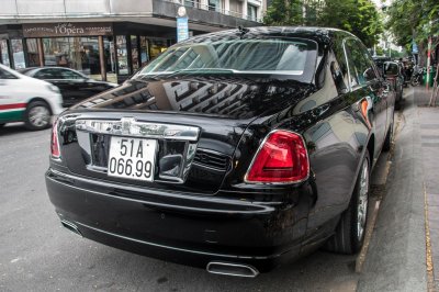 “Chộp” ngay ảnh Rolls-Royce Ghost của nhà chồng Tăng Thanh Hà tái xuất trên phố 6 “Chộp” ngay ảnh Rolls-Royce Ghost của nhà chồng Tăng Thanh Hà tái xuất trên phố6a