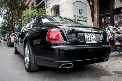 “Chộp” ngay ảnh Rolls-Royce Ghost của nhà chồng Tăng Thanh Hà tái xuất trên phố 9 “Chộp” ngay ảnh Rolls-Royce Ghost của nhà chồng Tăng Thanh Hà tái xuất trên phố9a