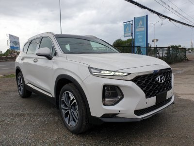 Hyundai Accent hoàn thiện nâng cấp, tăng giá bán tại đại lý a3 Hyundai Sante Fe 2019 cũng từng được nâng cấp nhẹ