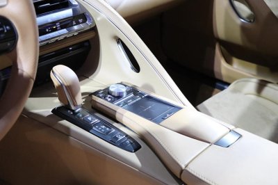 Hết muốn bị chê, Lexus quay về với màn hình cảm ứng cũ a3 Hết muốn bị chê, Lexus quay về với màn hình cảm ứng cũ a3.