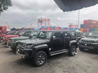 Mẫu SUV BAIC BJ40L nhập khẩu từ Trung Quốc về Việt Nam với giá 1 tỷ đồng Mẫu SUV BAIC BJ40L nhập khẩu từ Trung Quốc về Việt Nam với giá 1 tỷ đồng.