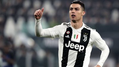 Cristiano Ronaldo được cho là chủ nhân của Bugatti La Voiture Noire đắt nhất thế giới Cristiano Ronaldo được cho là chủ nhân của Bugatti La Voiture Noire