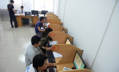 Phần thi lý thuyết sát hạch cấp bằng lái xe ô tô Phần thi lý thuyết sát hạch cấp bằng lái xe ô tô...