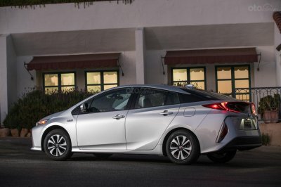 Toyota Prius Prime 2020 tăng số lượng ghế ngồi