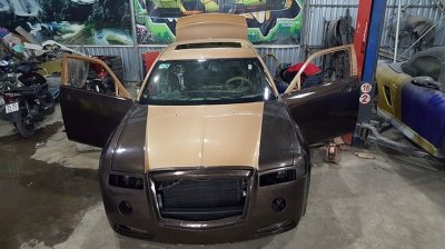 Thợ Việt biến Chrysler 300C Heritage Edition cũ thành Rolls-Royce Phantom sang chảnh 12 Thợ Việt biến Chrysler 300C Heritage Edition cũ thành Rolls-Royce Phantom sang chảnh a12