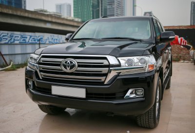 Dùng chán, chủ Toyota Land Cruiser 2016 vẫn tự tin chốt giá gần bằng xe đời mới a8